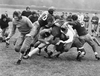 Im Fußballspiel getackelt, San Francisco, Kalifornien, 30. August 1937